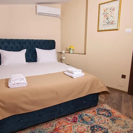 Maison Berthelot Bed & Breakfast