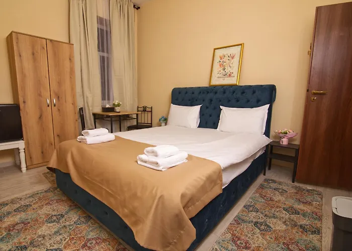 Maison Berthelot Bed & Breakfast 3*