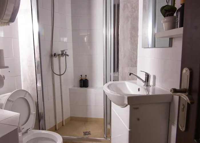 Maison Berthelot Bed & Breakfast 3*