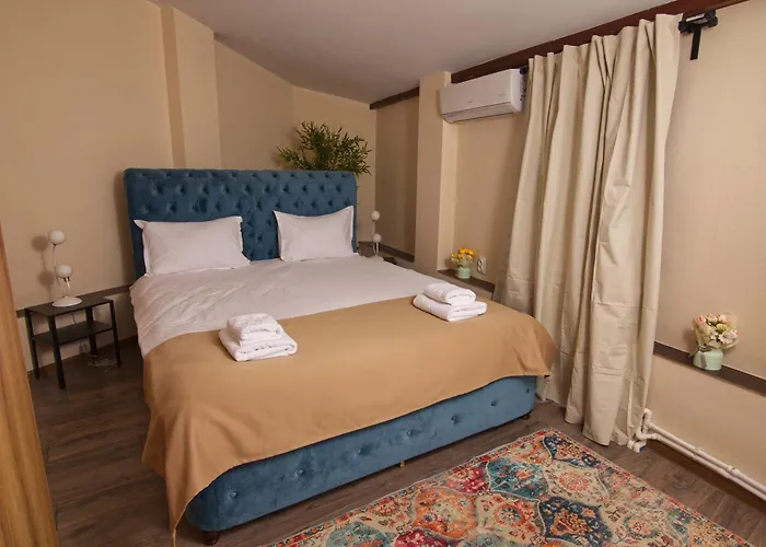 Bed & Breakfast Maison Berthelot 3*